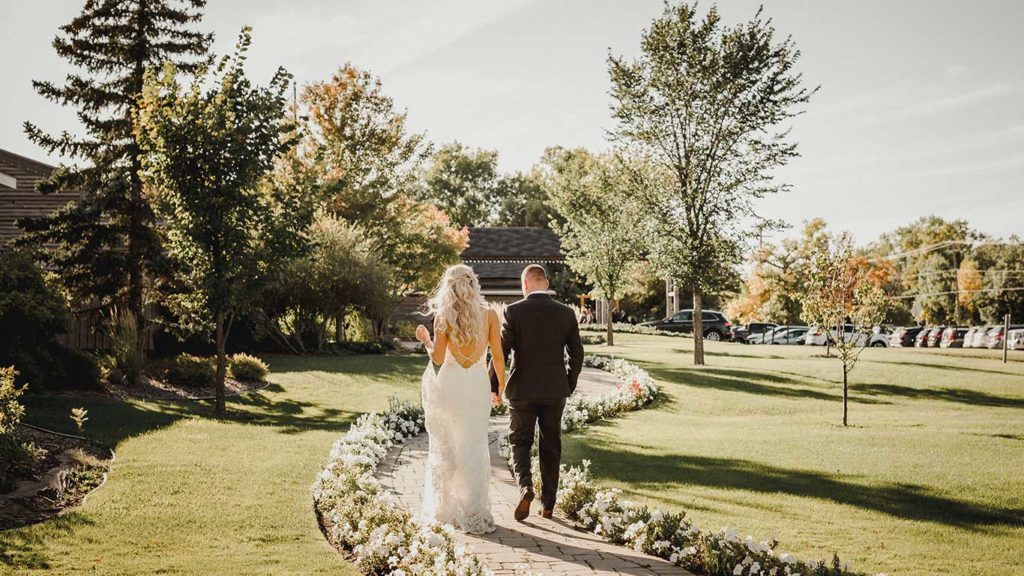 Breezy Bend wedding reception and ceremony sites Manitoba